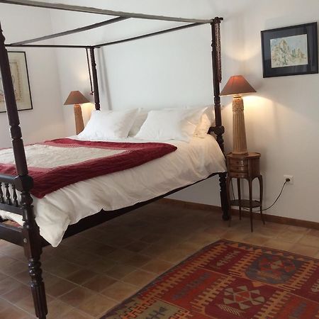 Atelier Soleil Bed & Breakfast Мустие Сен Мари Екстериор снимка
